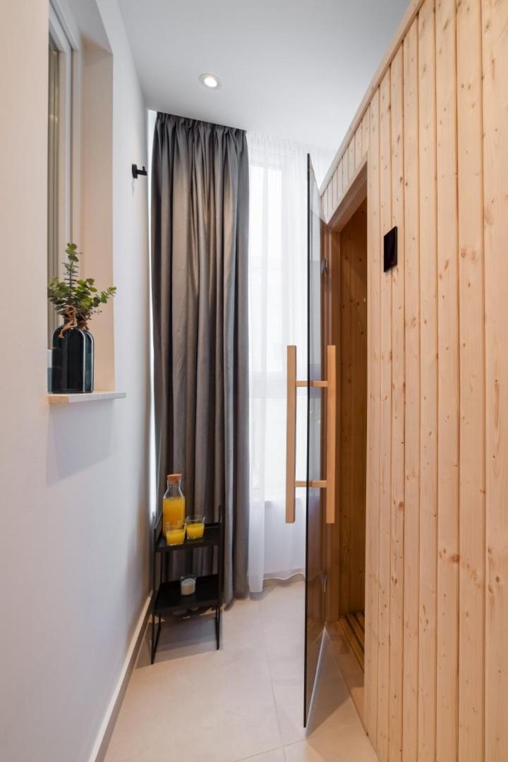 Luxury Apartment Silvery In Split Center With Jacuzzi, Sauna And Parking Zewnętrze zdjęcie