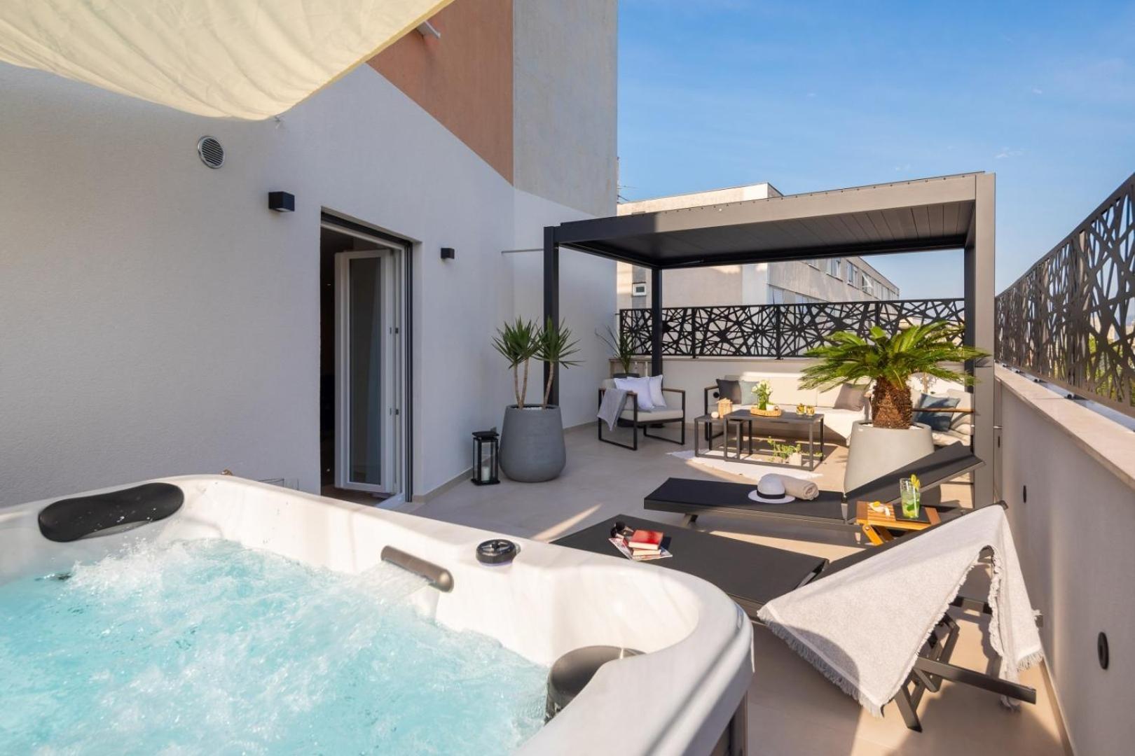 Luxury Apartment Silvery In Split Center With Jacuzzi, Sauna And Parking Zewnętrze zdjęcie