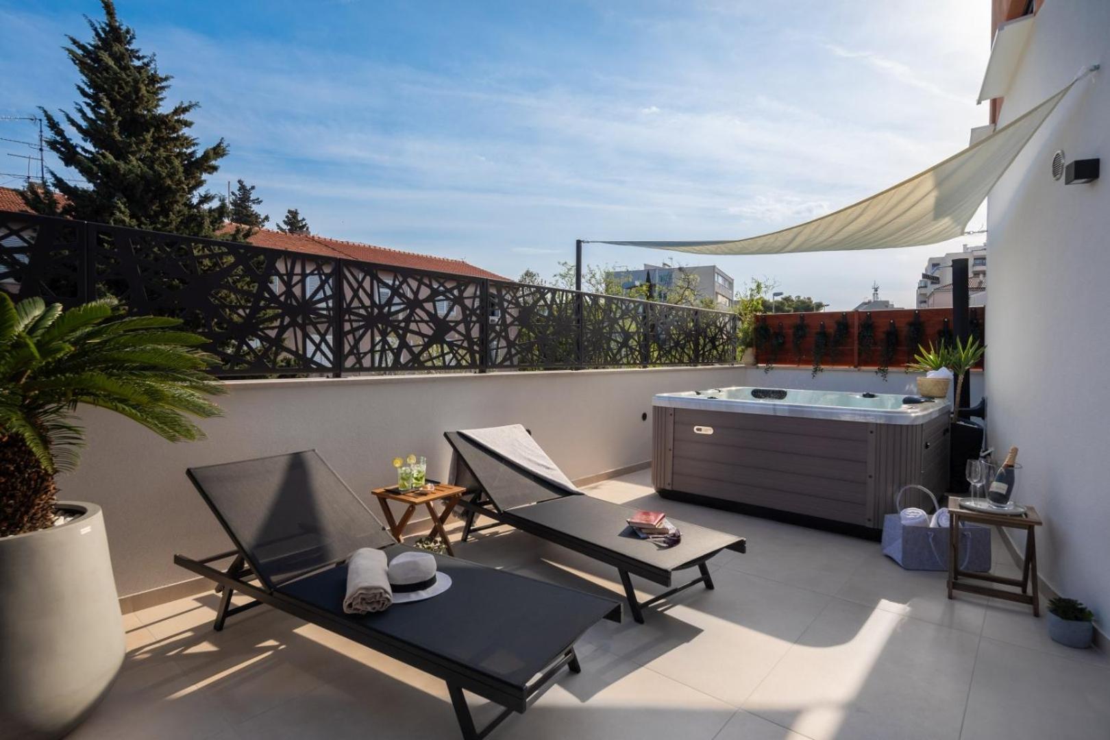 Luxury Apartment Silvery In Split Center With Jacuzzi, Sauna And Parking Zewnętrze zdjęcie