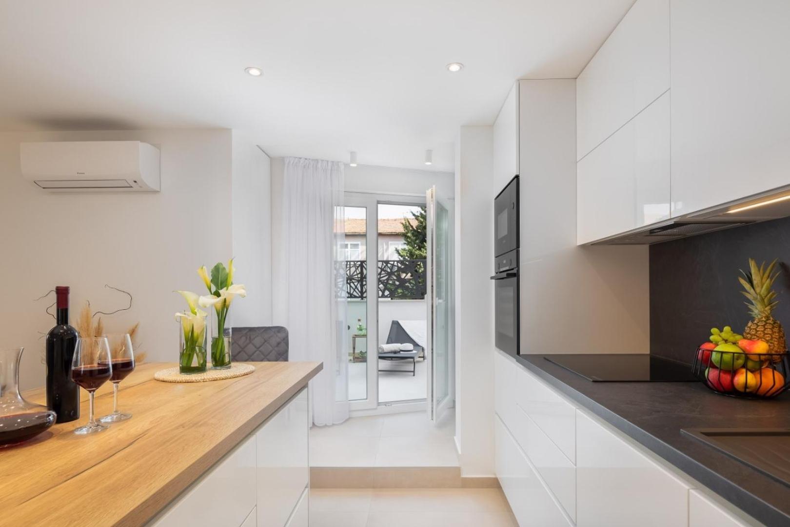 Luxury Apartment Silvery In Split Center With Jacuzzi, Sauna And Parking Zewnętrze zdjęcie